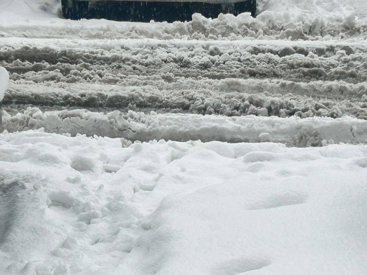 Фото «Не пройти, не проехать»: Новосибирск погрузился в слякоть. Фоторепортаж 9